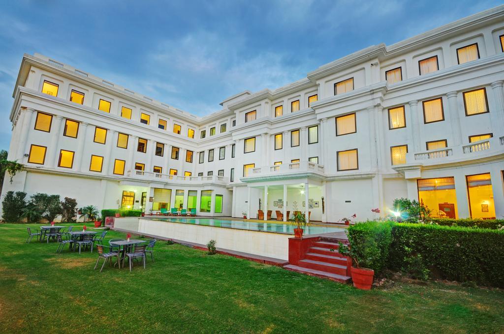 เดอะ ฮาโดทิ พาเลซ บันดิ Hotel บุนดิ ภายนอก รูปภาพ