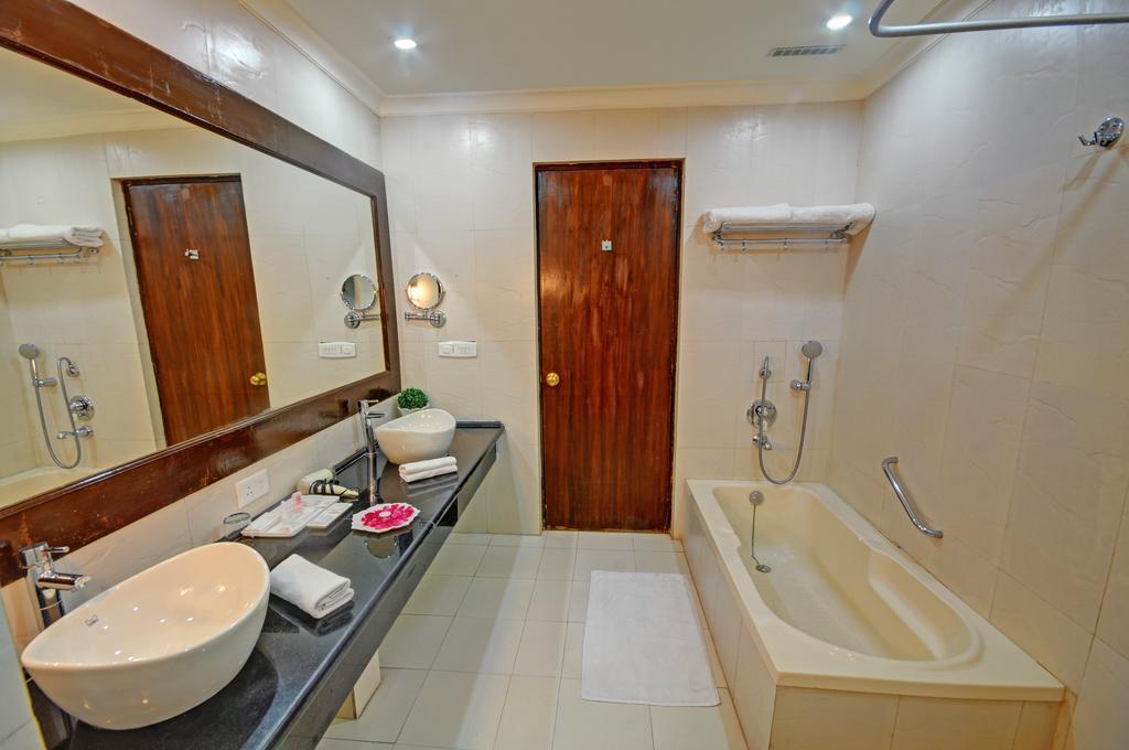 เดอะ ฮาโดทิ พาเลซ บันดิ Hotel บุนดิ ภายนอก รูปภาพ