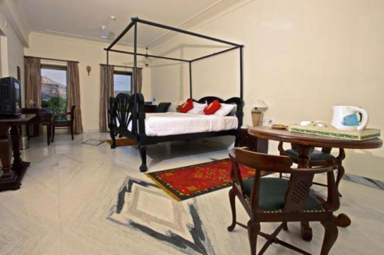 เดอะ ฮาโดทิ พาเลซ บันดิ Hotel บุนดิ ภายนอก รูปภาพ